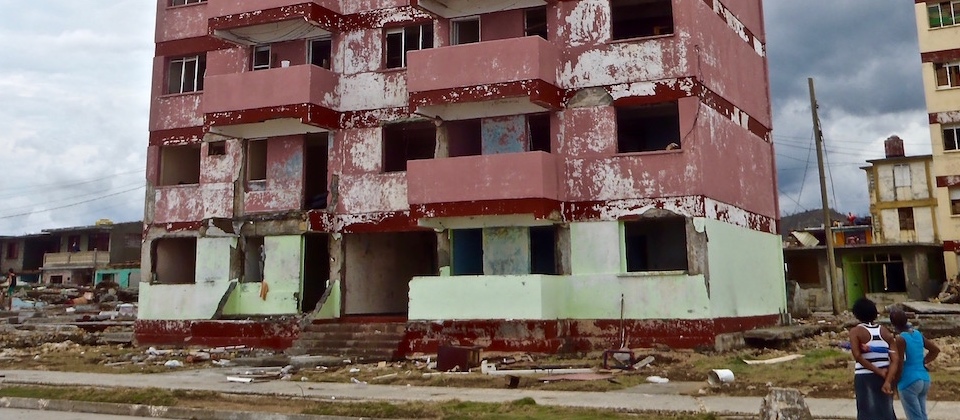 Baracoa Matthew: Balcones caídos • Balconies gone • Balcons défaits