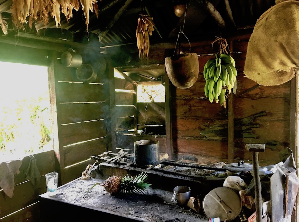 Cuisine traditionnelle paysane • Baracoa Cuba • Traditional Countryside Kitchen